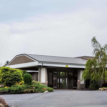 Ramada By Wyndham Rock Hill At Sullivan Center Exteriér fotografie