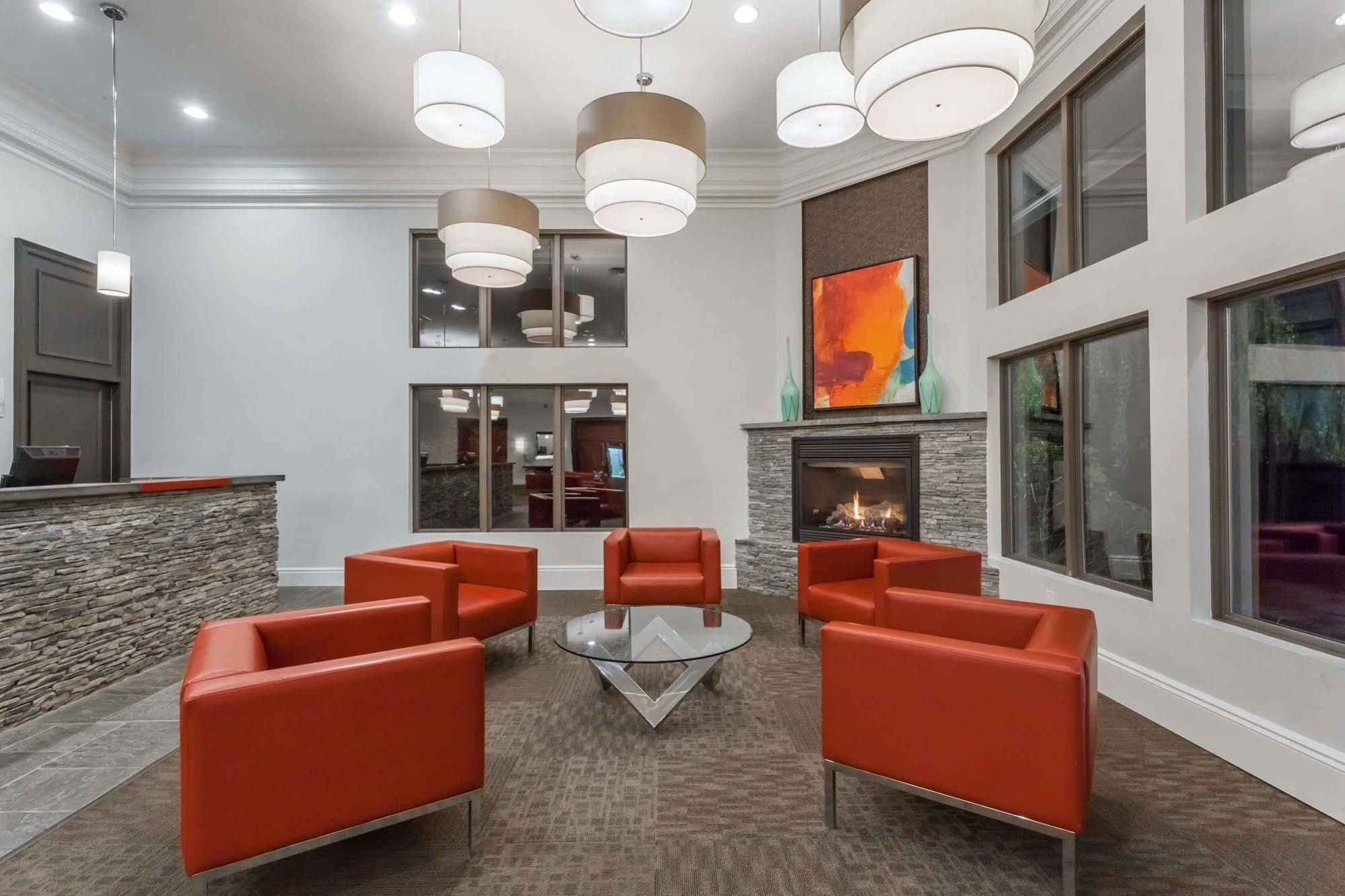 Ramada By Wyndham Rock Hill At Sullivan Center Exteriér fotografie
