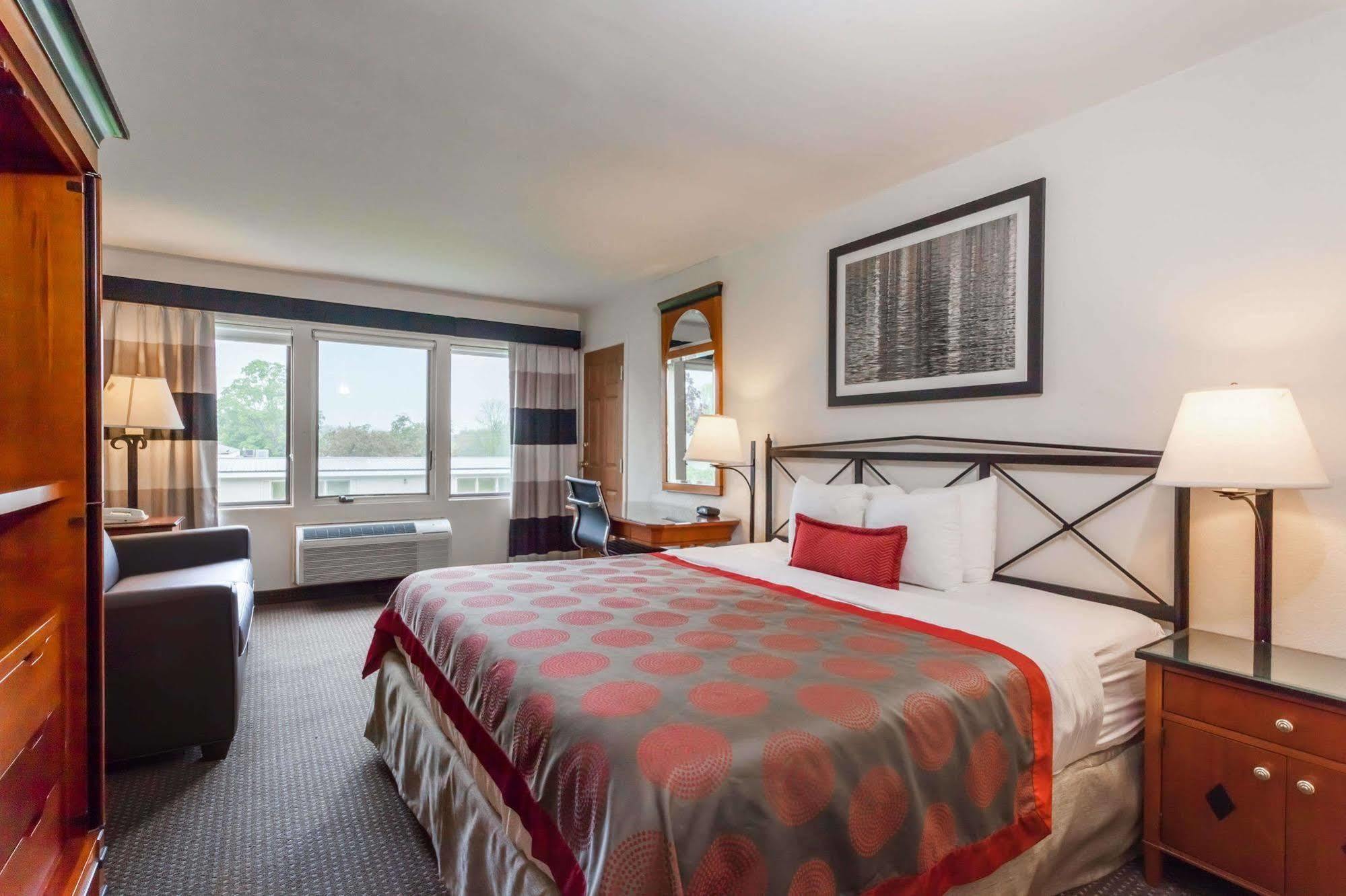 Ramada By Wyndham Rock Hill At Sullivan Center Exteriér fotografie