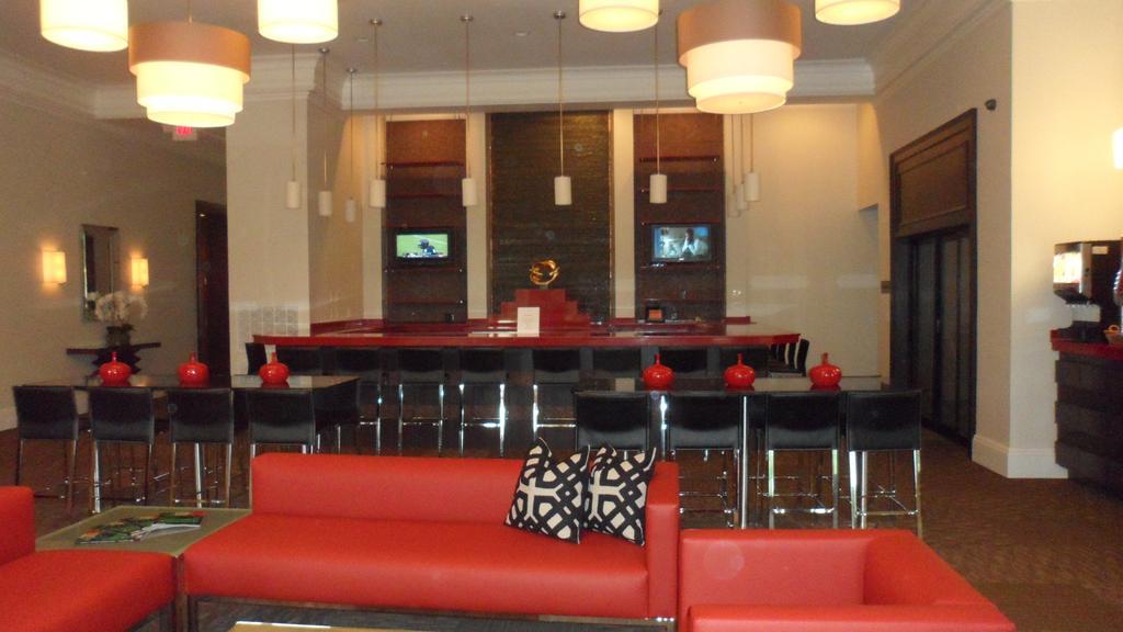 Ramada By Wyndham Rock Hill At Sullivan Center Exteriér fotografie