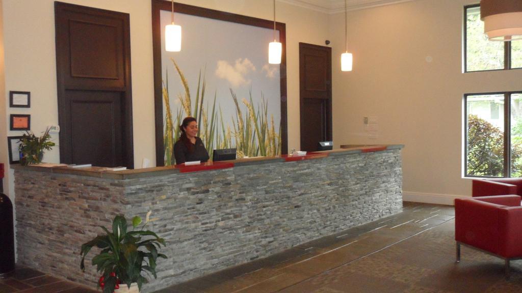 Ramada By Wyndham Rock Hill At Sullivan Center Exteriér fotografie